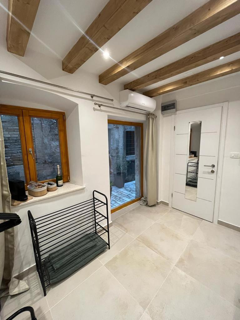 Vintage Apartment Rovinj Old Town Exterior foto